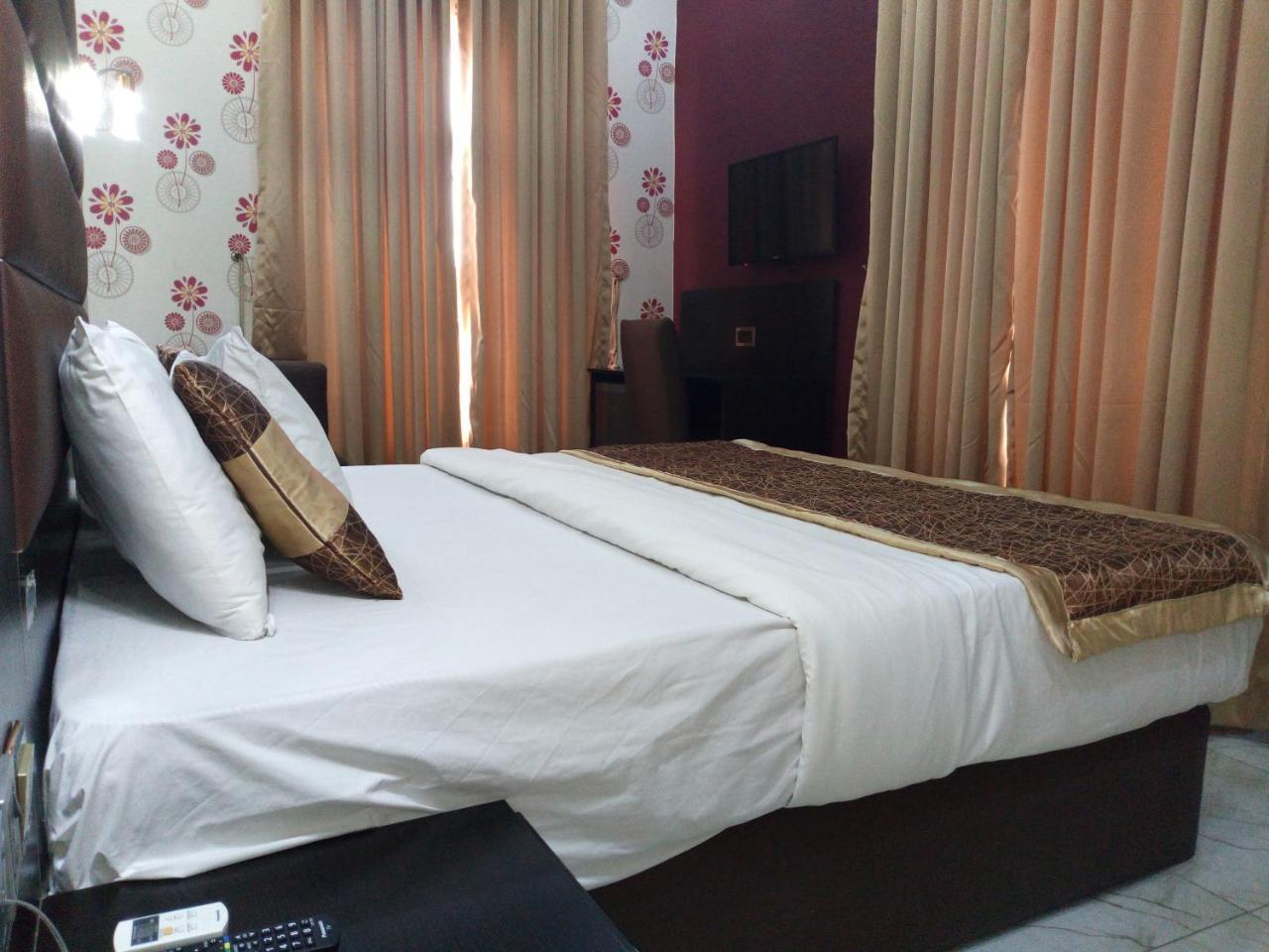 Bana Hotel & Suites Lagos Dış mekan fotoğraf