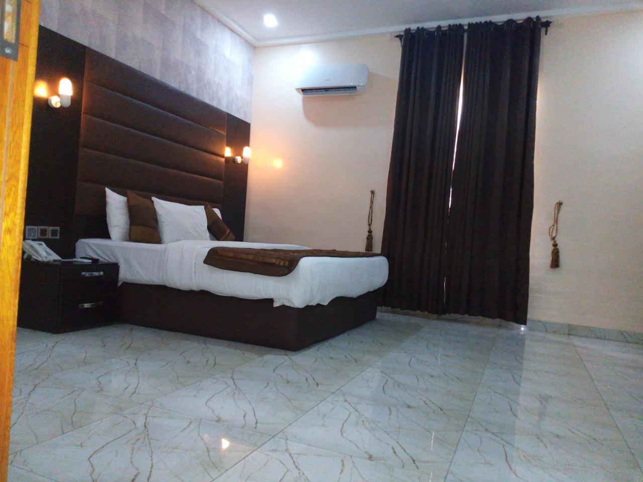 Bana Hotel & Suites Lagos Dış mekan fotoğraf