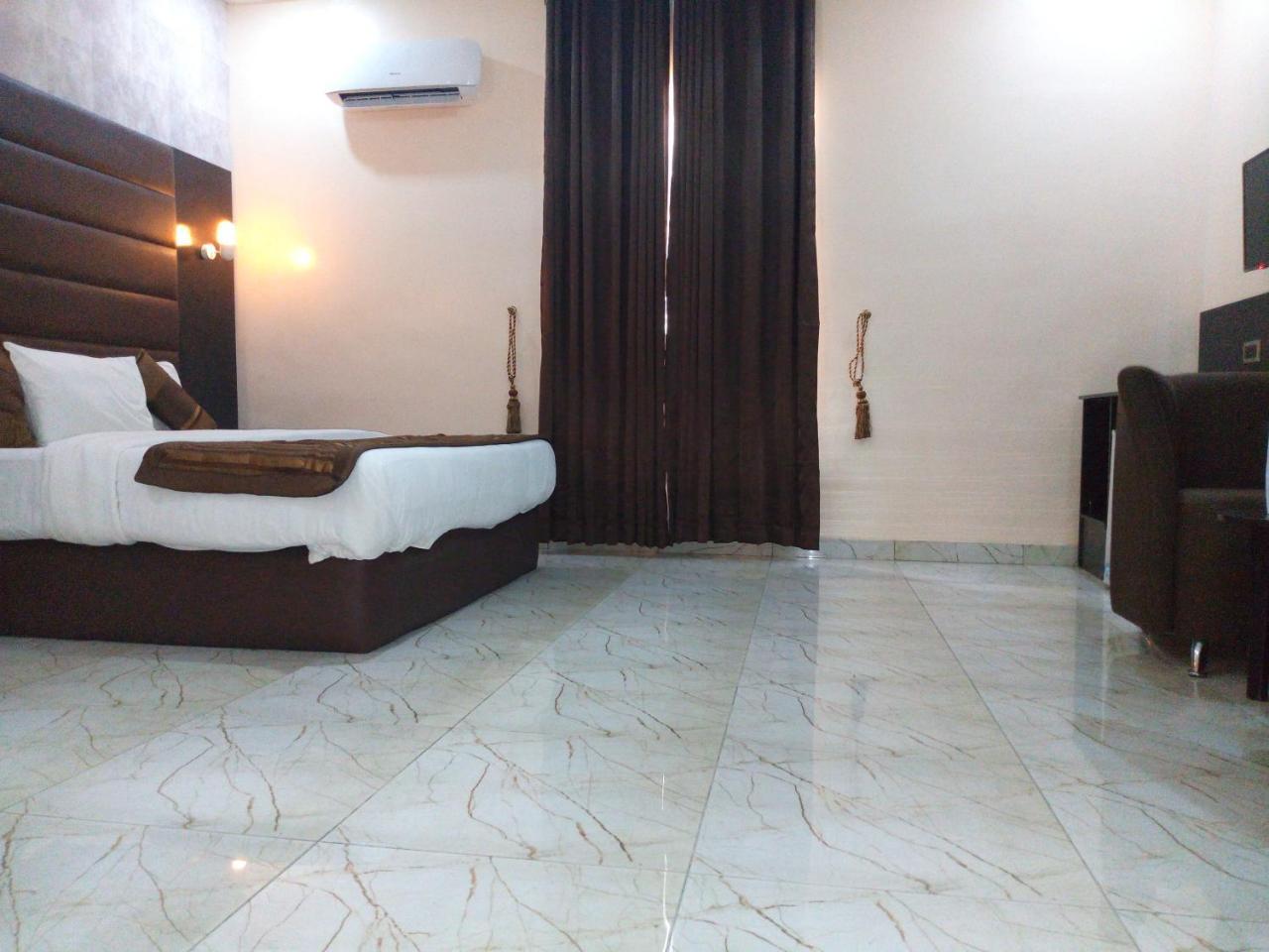 Bana Hotel & Suites Lagos Dış mekan fotoğraf
